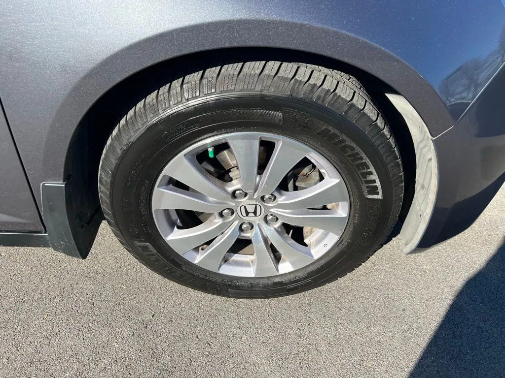 2014 Honda Odyssey EX-L photo 2