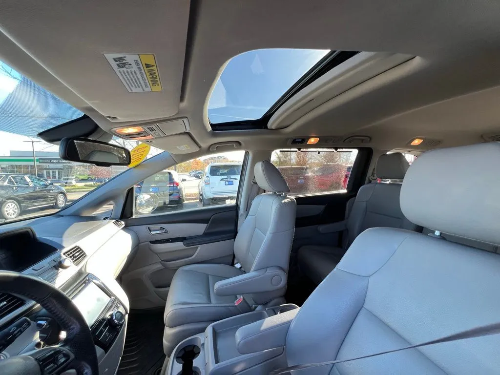 2014 Honda Odyssey EX-L photo 4