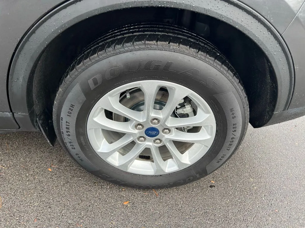 2020 Ford Escape SE photo 4