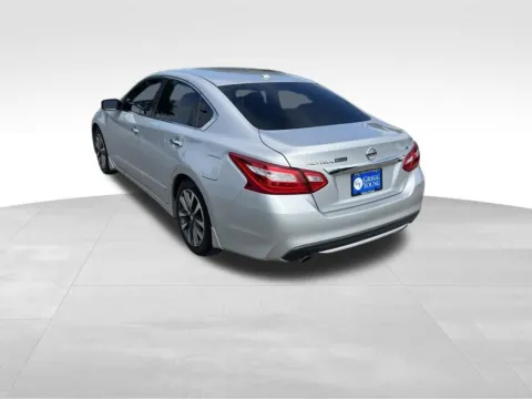 More photos of 2016 Nissan Altima 2.5 SV at Gregg Young Chevrolet of Omaha, NE