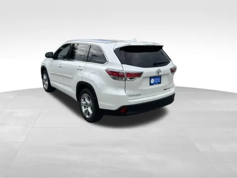 More photos of 2015 Toyota Highlander Limited at Gregg Young Chevrolet of Omaha, NE