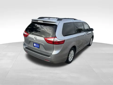 More photos of 2017 Toyota Sienna L at Gregg Young Chevrolet of Omaha, NE