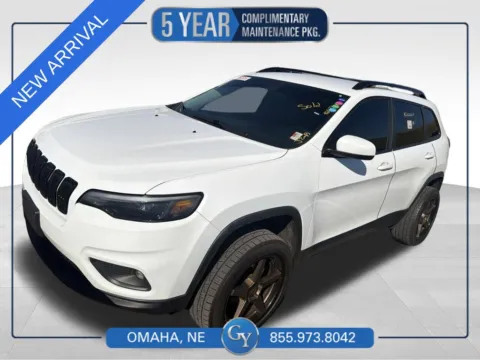 White 2019 Jeep Cherokee Latitude for sale in Omaha, NE