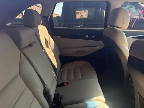 More photos of 2017 Kia Sorento LX at Gregg Young Chevrolet of Omaha, NE