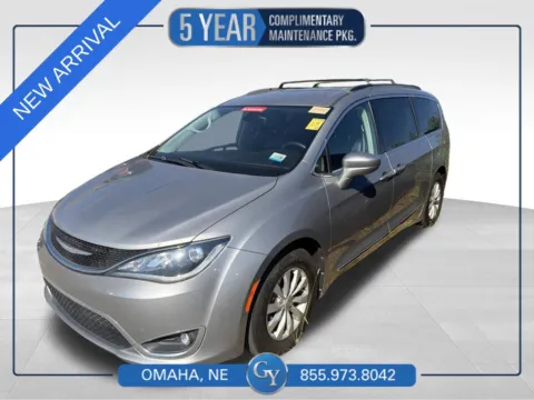 Silver 2017 Chrysler Pacifica Touring L for sale in Omaha, NE