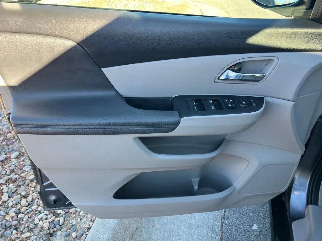 2014 Honda Odyssey EX-L photo 3