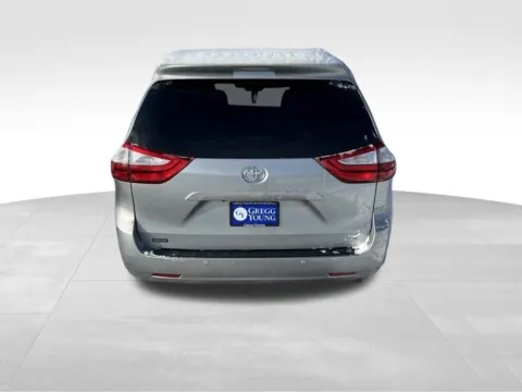More photos of 2017 Toyota Sienna at Gregg Young Chevrolet - Omaha, NE