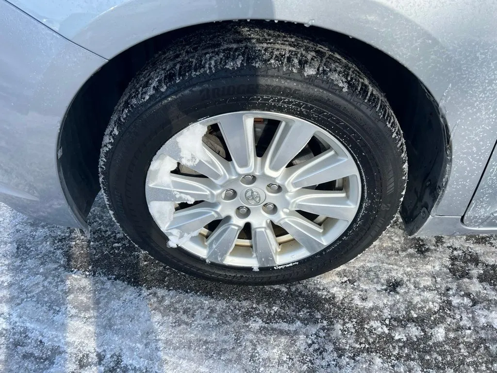 2017 Toyota Sienna XLE photo 4