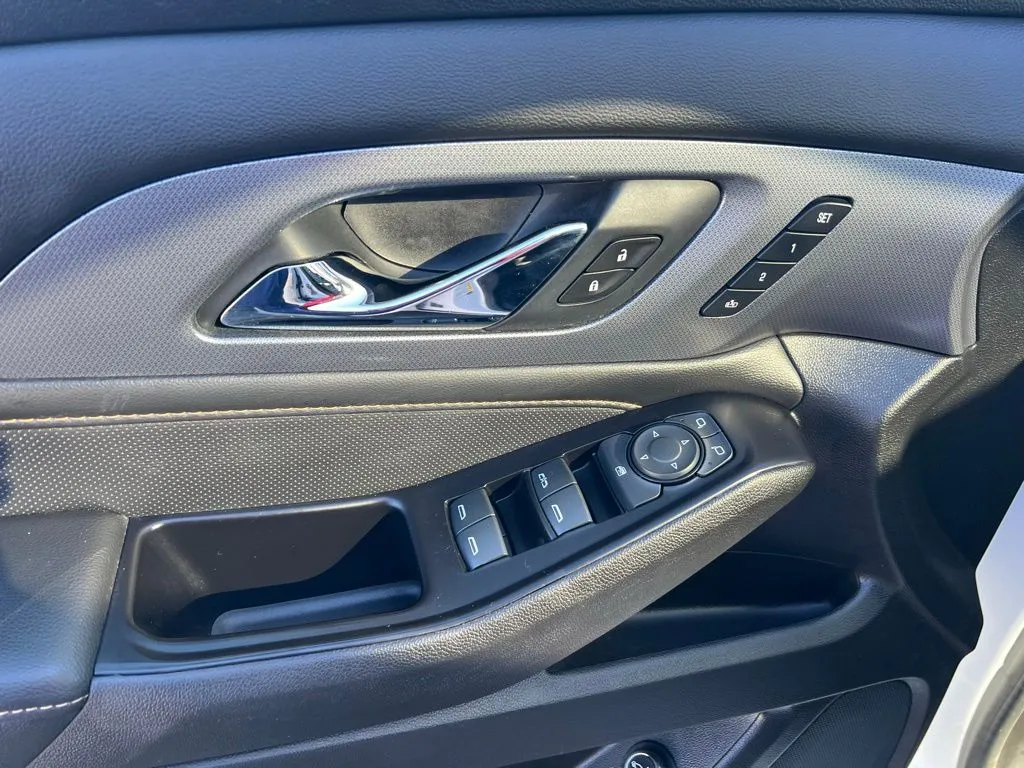 2020 Chevrolet Traverse Premier photo 4