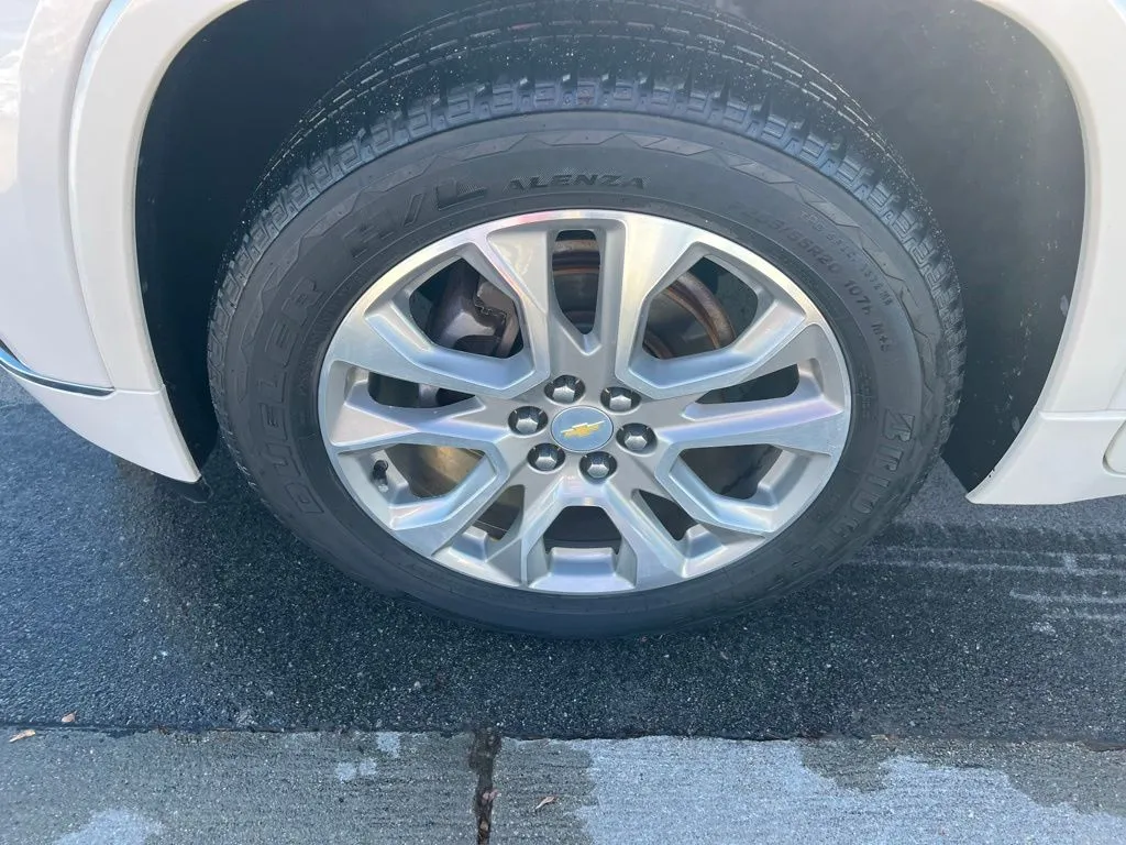 2020 Chevrolet Traverse Premier photo 3