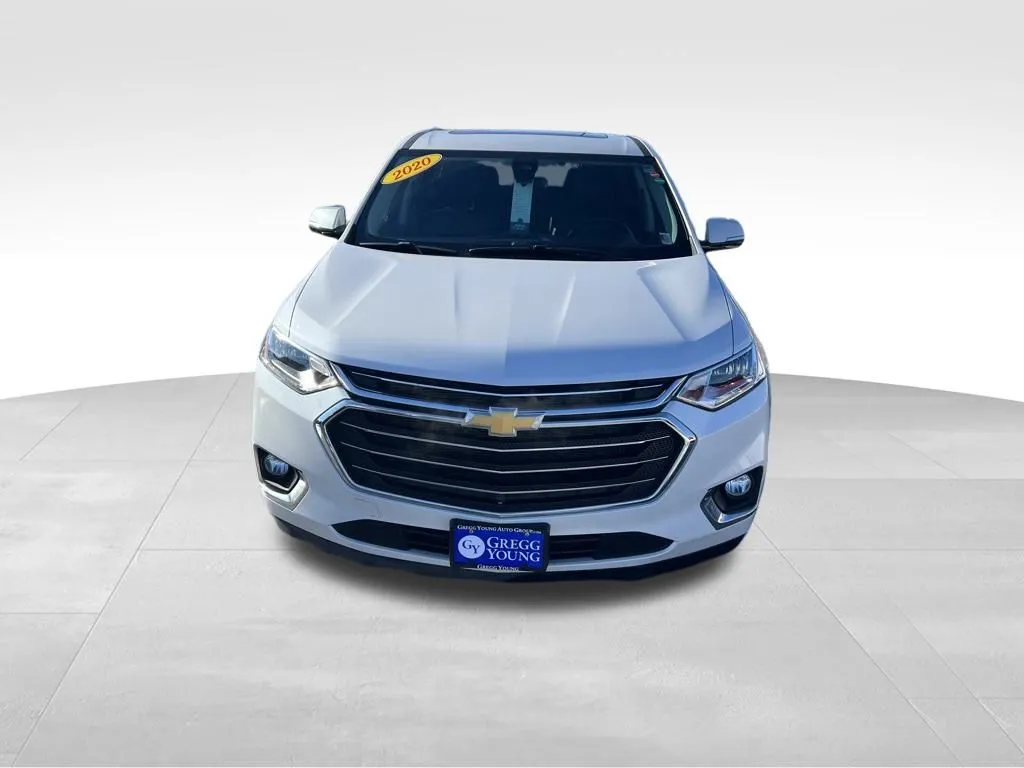 2020 Chevrolet Traverse Premier photo 2