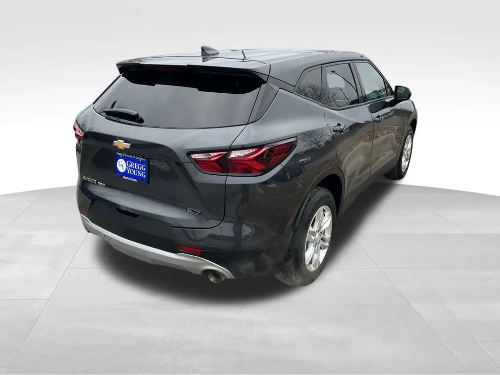 2021 Chevrolet Blazer 2LT photo 2