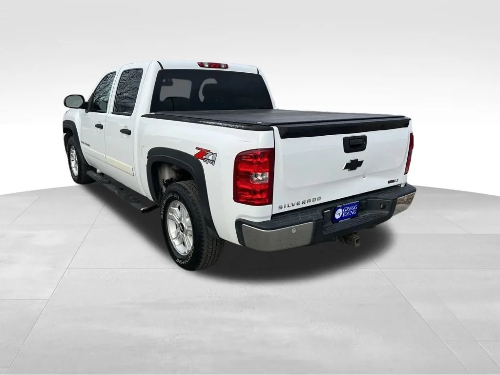 2007 Chevrolet Silverado 1500 LT photo 2