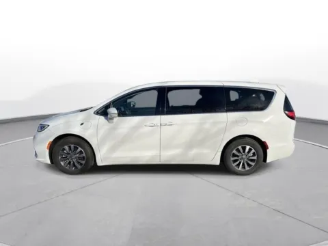 Another view of 2022 Chrysler Pacifica Hybrid Touring L for sale in Omaha, NE at Gregg Young Chevrolet - Omaha