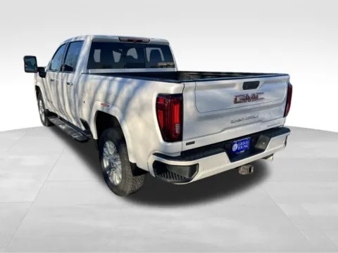 More photos of 2022 GMC Sierra 2500HD Denali at Gregg Young Chevrolet - Omaha, NE