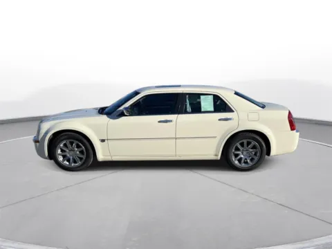 Photos of 2006 Chrysler 300 C for sale in Omaha, NE at Gregg Young Chevrolet - Omaha