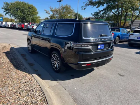 More photos of 2022 Jeep Grand Wagoneer Series III at Gregg Young Chevrolet of Omaha, NE