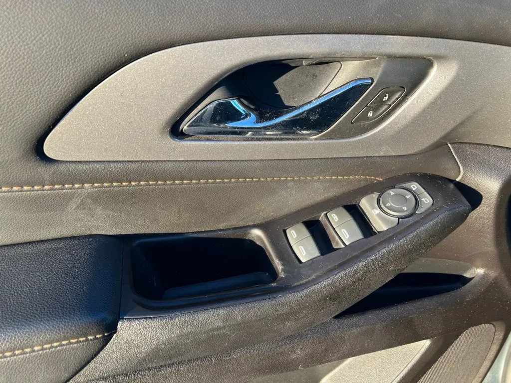 2020 Chevrolet Traverse Cloth photo 3