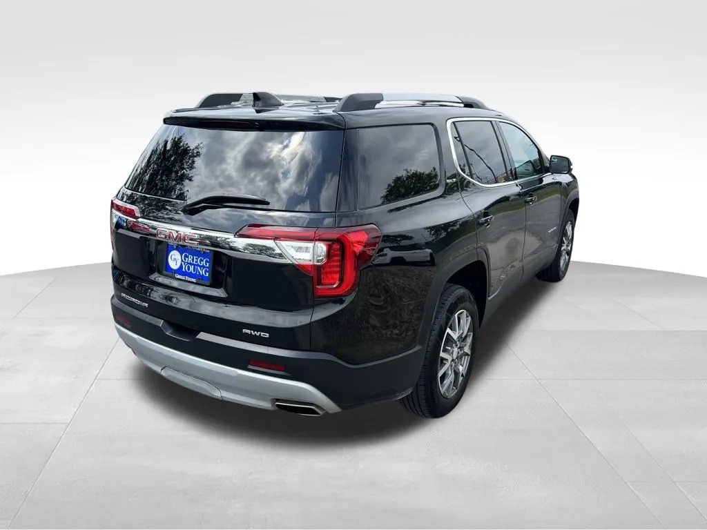 2023 Gmc Acadia SLT photo 2