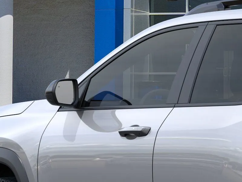 2026 Chevrolet Equinox LT photo 2