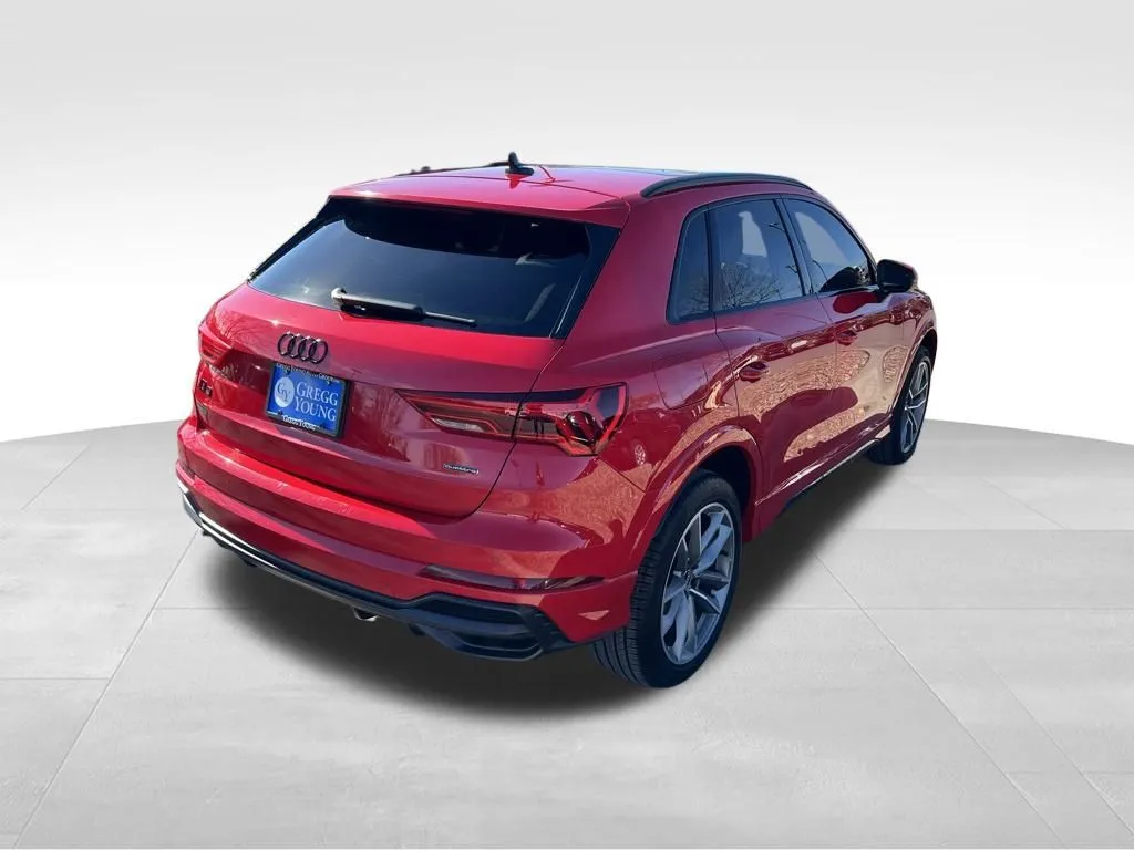 2022 Audi Q3 S line Premium Plus photo 3