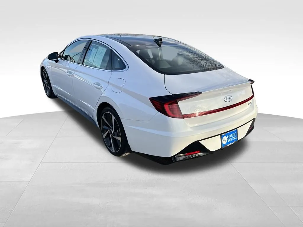 2022 Hyundai Sonata SEL Plus photo 2