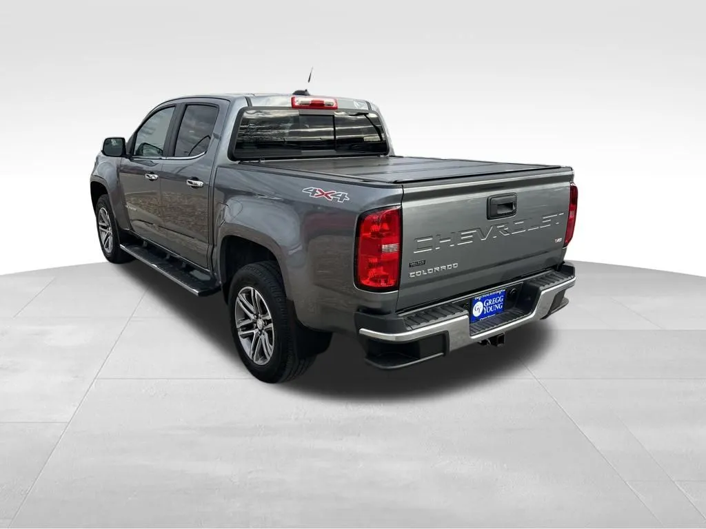 2022 Chevrolet Colorado LT photo 2
