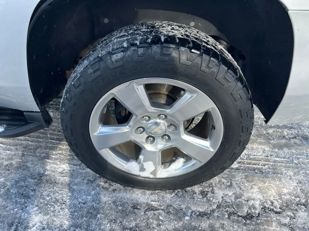 2019 Chevrolet Tahoe LT photo 3