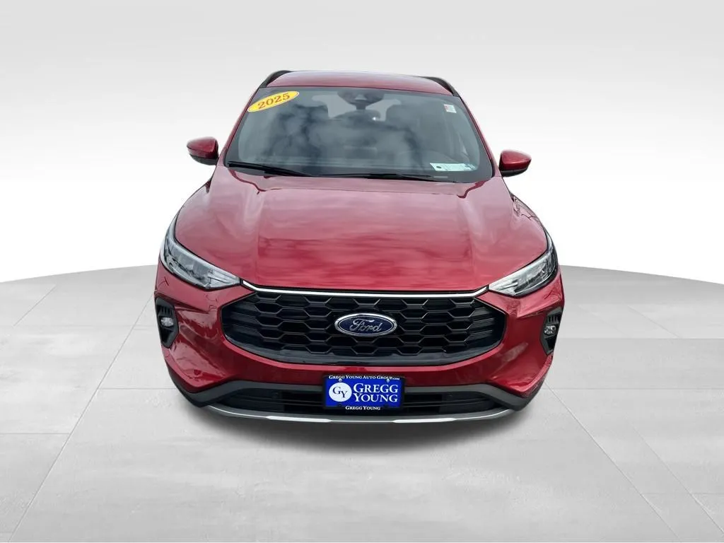 2025 Ford Escape ST-Line Select photo 3