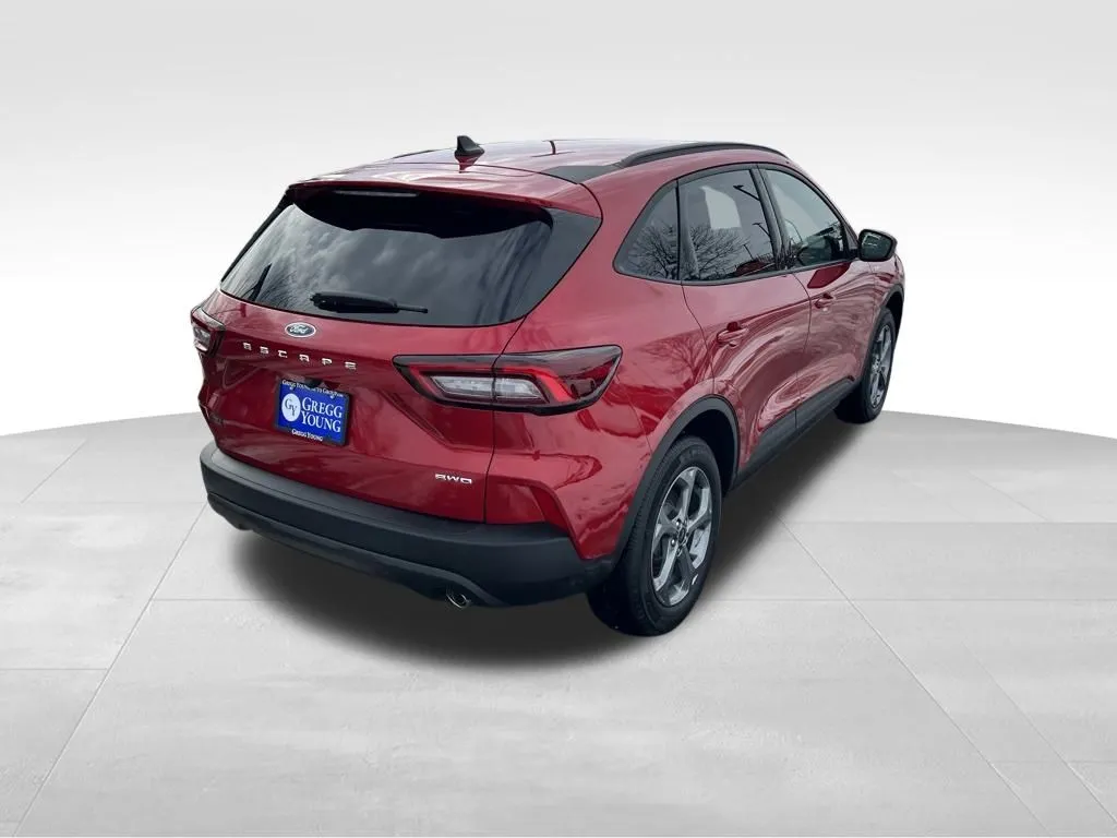 2025 Ford Escape ST-Line Select photo 2