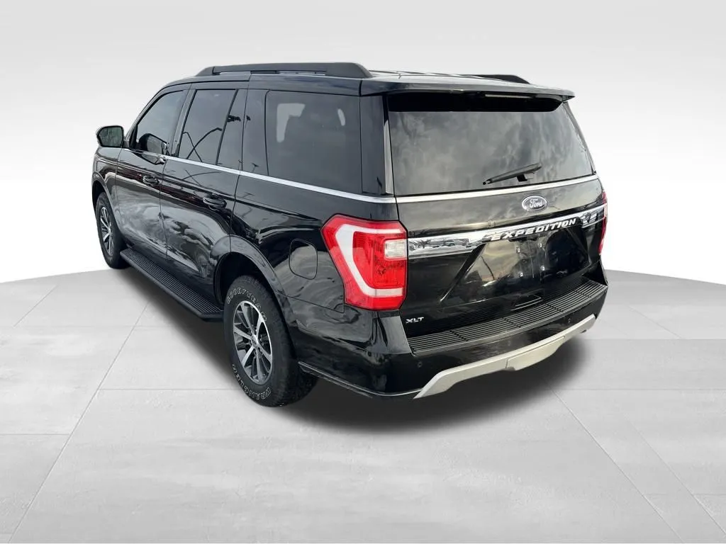 2019 Ford Expedition XLT photo 2