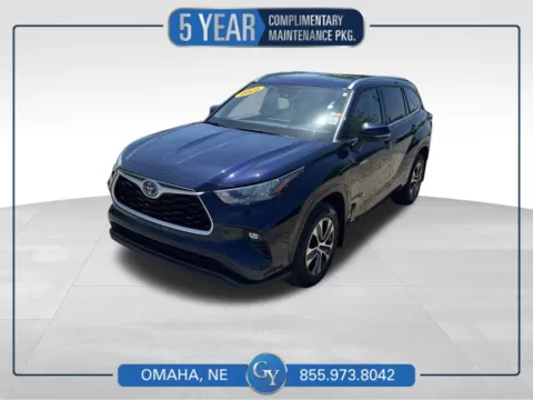 Blue 2021 Toyota Highlander Hybrid XLE for sale in Omaha, NE