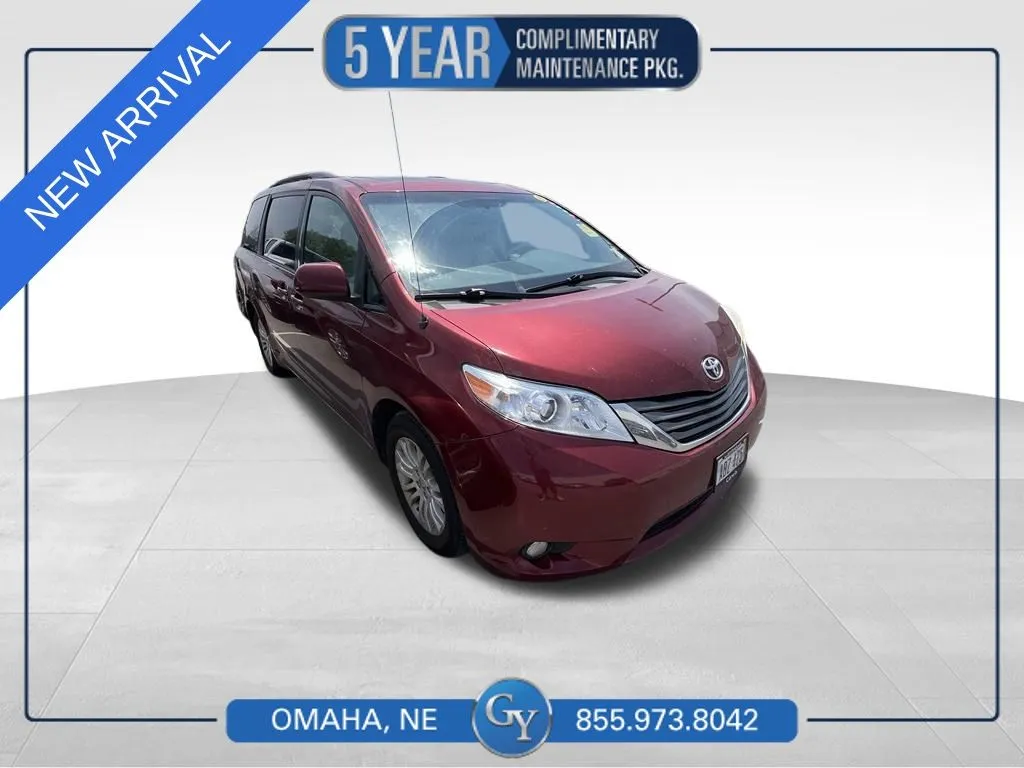 Red 2014 Toyota Sienna XLE for sale in Omaha, NE