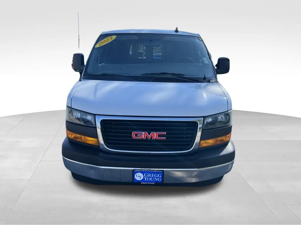 2023 Gmc Savana Cargo 2500 photo 2