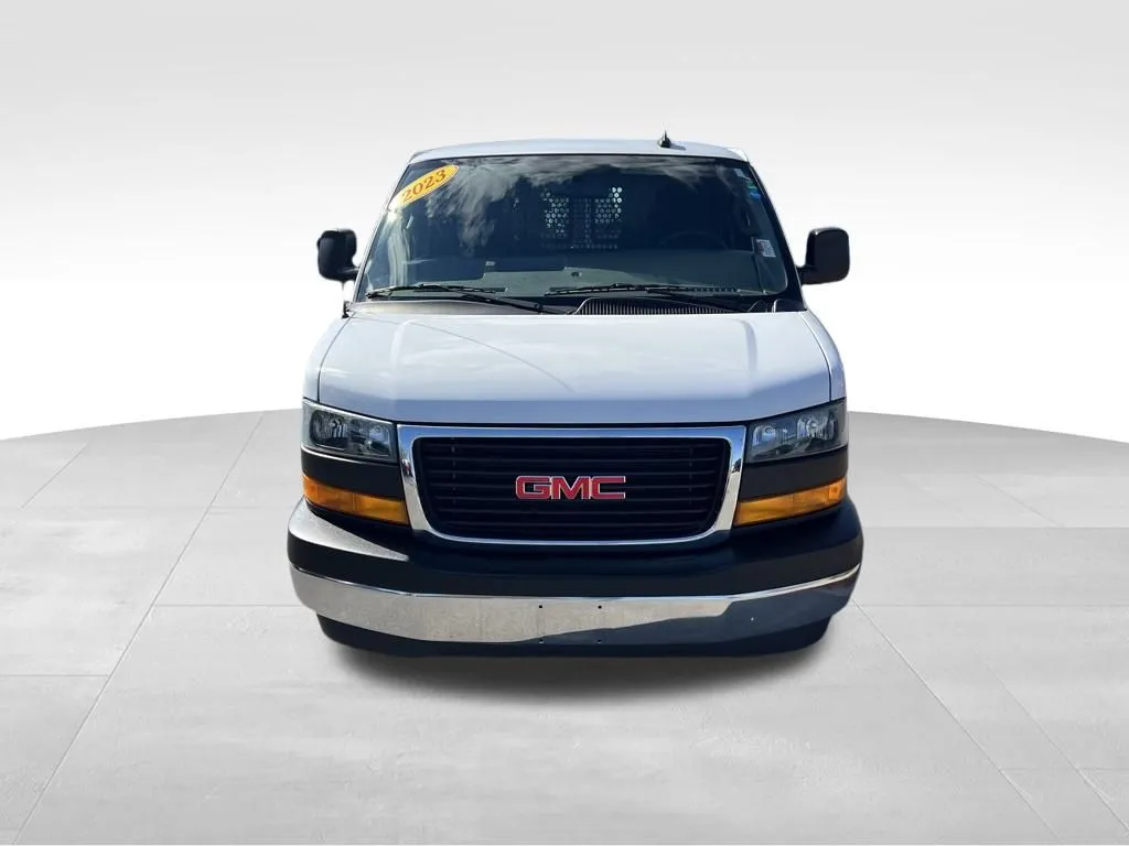 2023 Gmc Savana Cargo 2500 photo 3