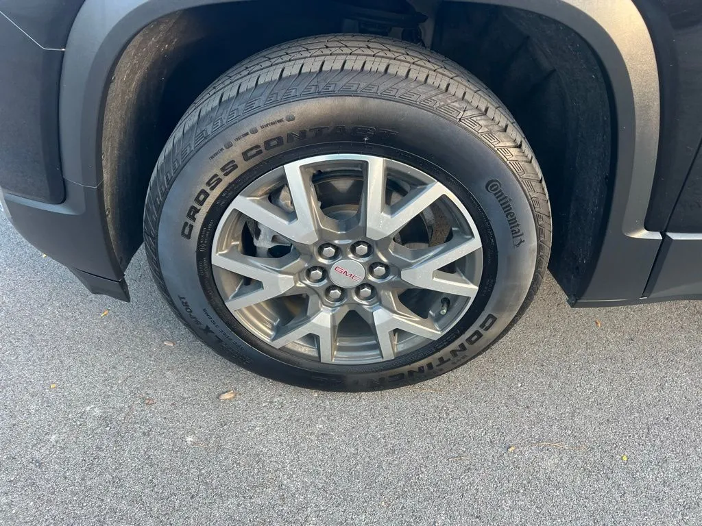 2023 Gmc Acadia SLE photo 4