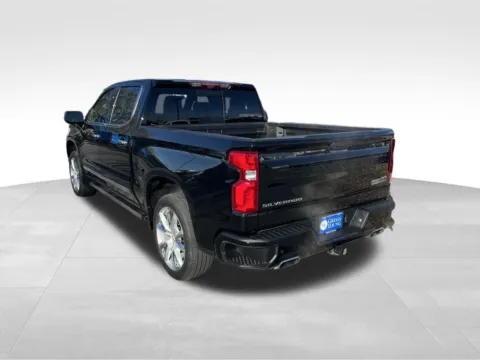 More photos of 2023 Chevrolet Silverado 1500 High Country at Gregg Young Chevrolet - Omaha, NE