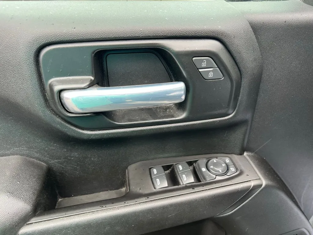 2021 Chevrolet Silverado 1500 Custom photo 4