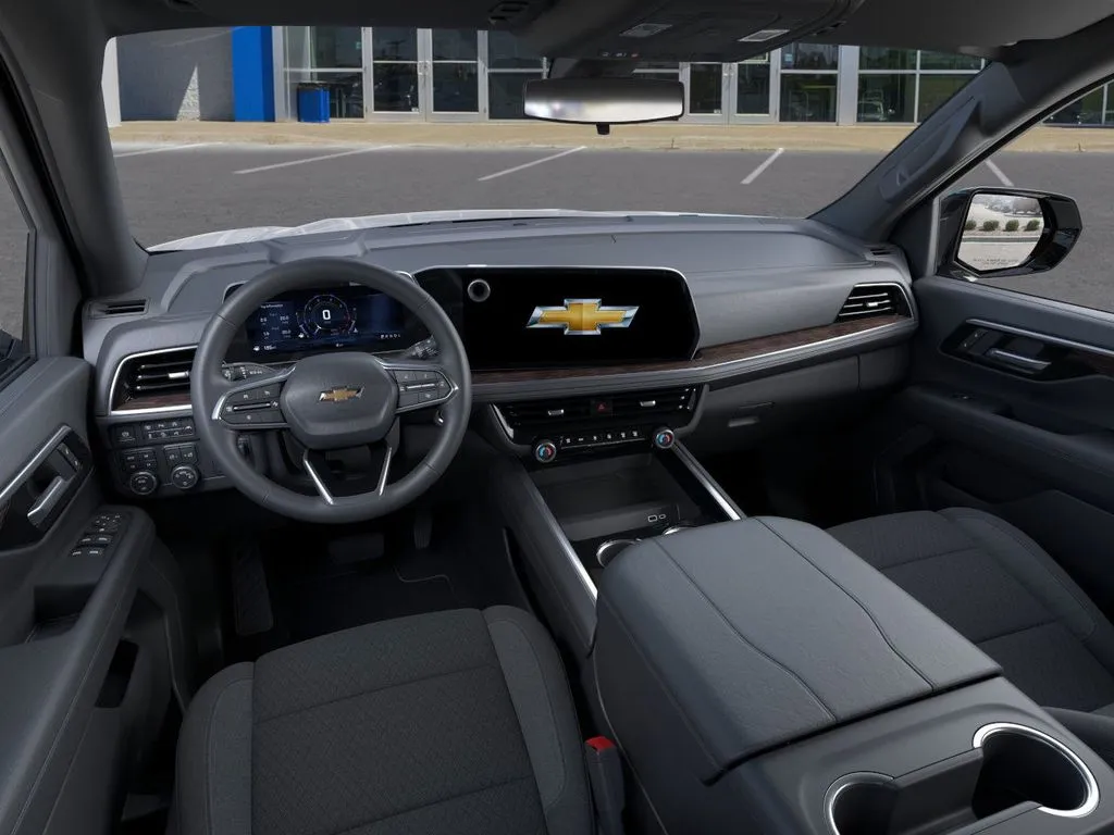 2025 Chevrolet Tahoe LS photo 4