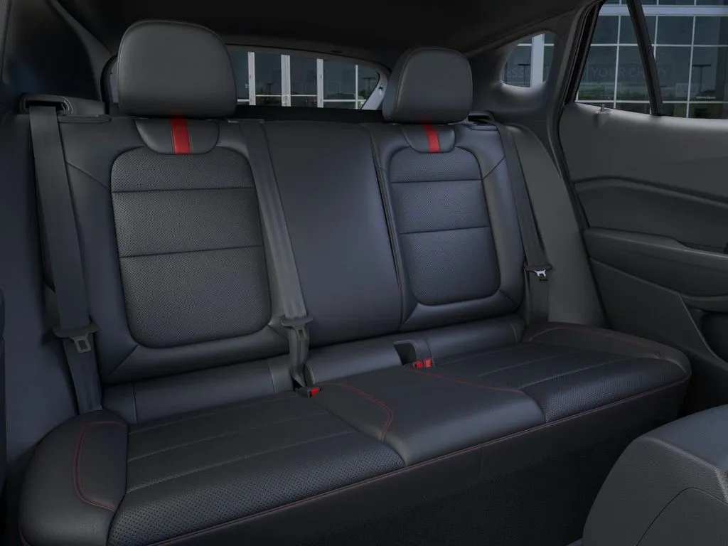 2025 Chevrolet Trax photo 2