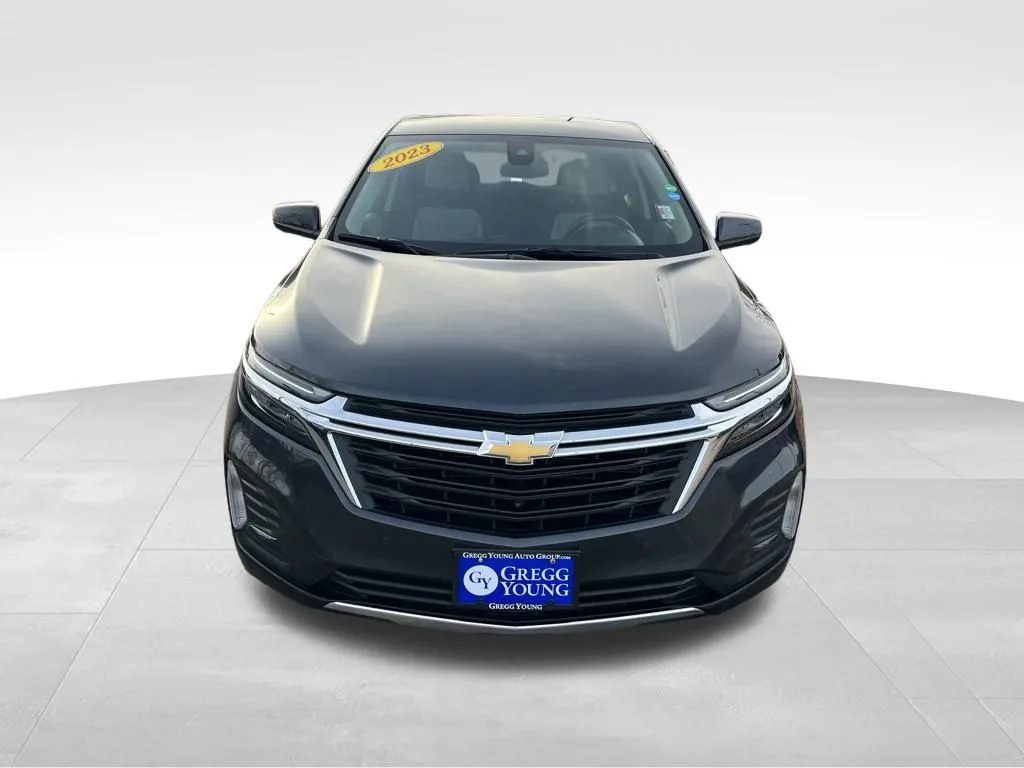 2023 Chevrolet Equinox LT photo 2