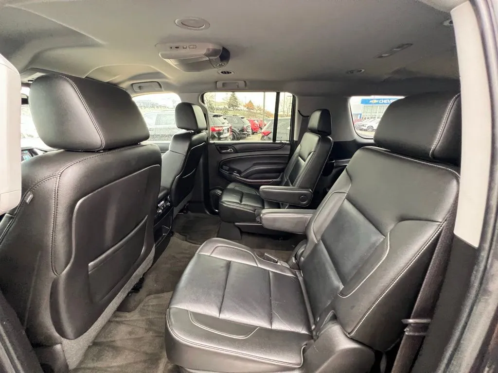 2015 Chevrolet Suburban LT photo 4