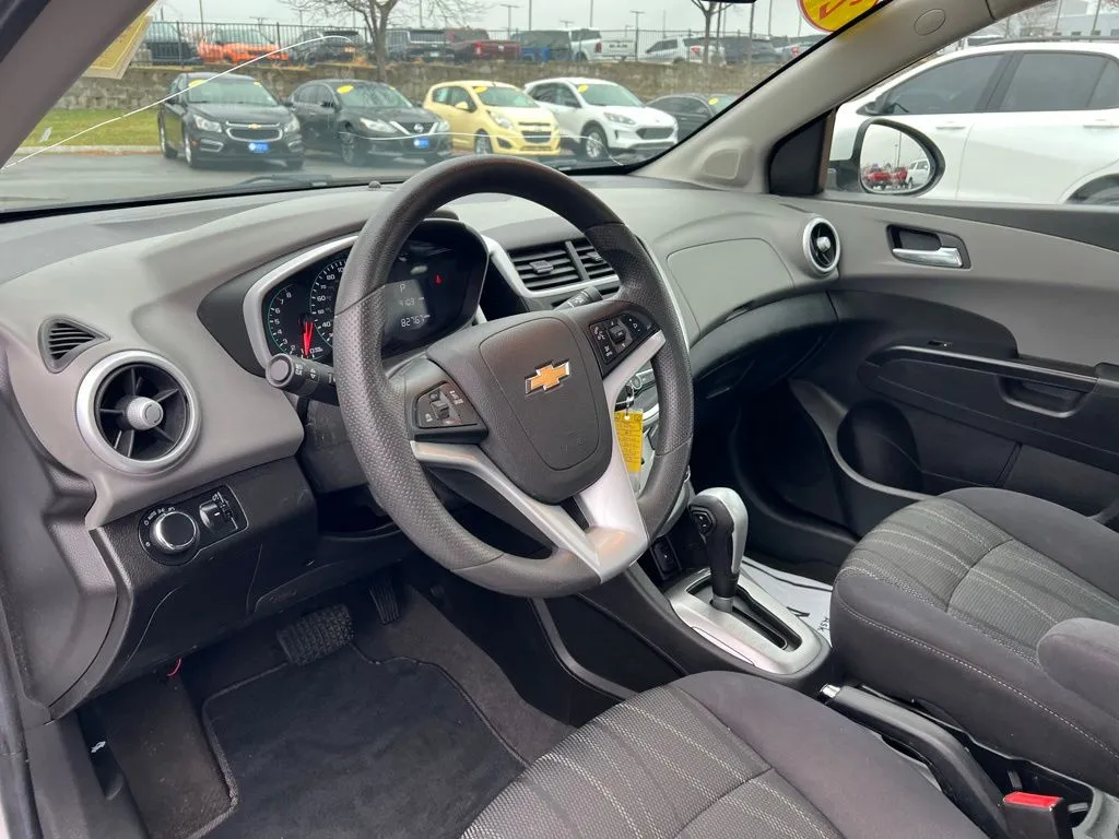2020 Chevrolet Sonic LT photo 2