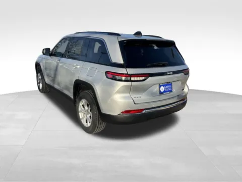 More photos of 2023 Jeep Grand Cherokee Limited at Gregg Young Chevrolet - Omaha, NE