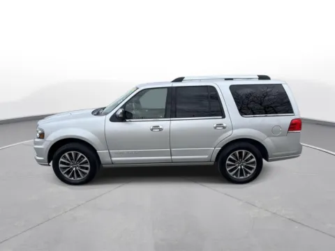 Photos of 2017 Lincoln Navigator Select for sale in Omaha, NE at Gregg Young Chevrolet - Omaha