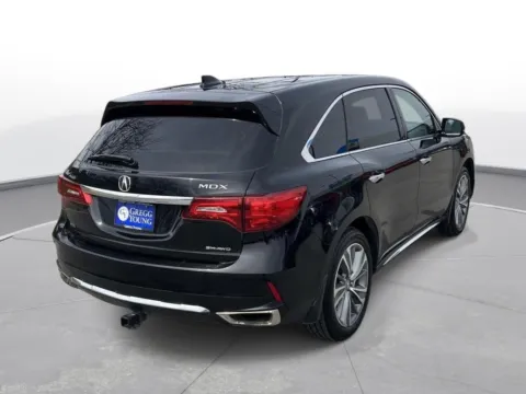 More photos of 2017 Acura MDX w/Technology Pkg at Gregg Young Chevrolet - Omaha, NE