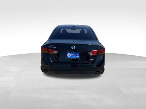 More photos of 2020 Nissan Altima 2.5 S at Gregg Young Chevrolet of Omaha, NE