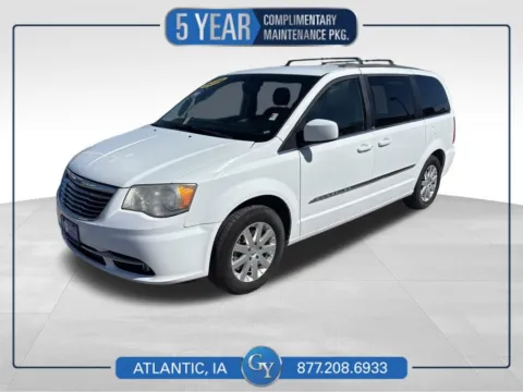 White 2014 Chrysler Town & Country Touring for sale in Atlantic, IA