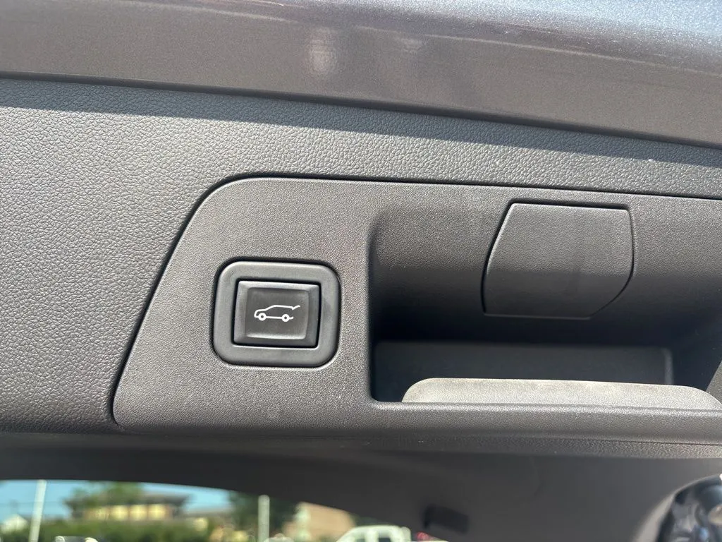 2021 Buick Envision Essence photo 4