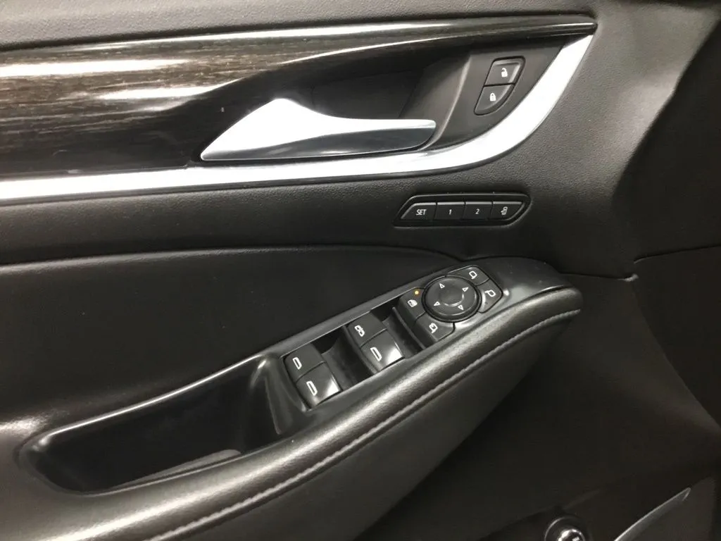 2021 Buick Enclave Avenir photo 3